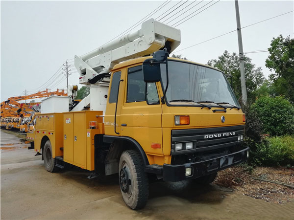 你見(jiàn)過(guò)四驅的高空作業(yè)車(chē)嗎？