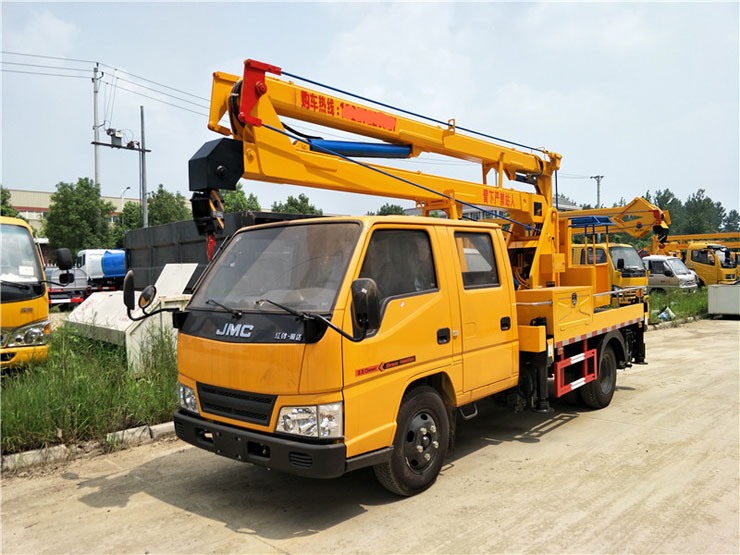 國五排放的江鈴雙排12米高空作業(yè)車(chē)