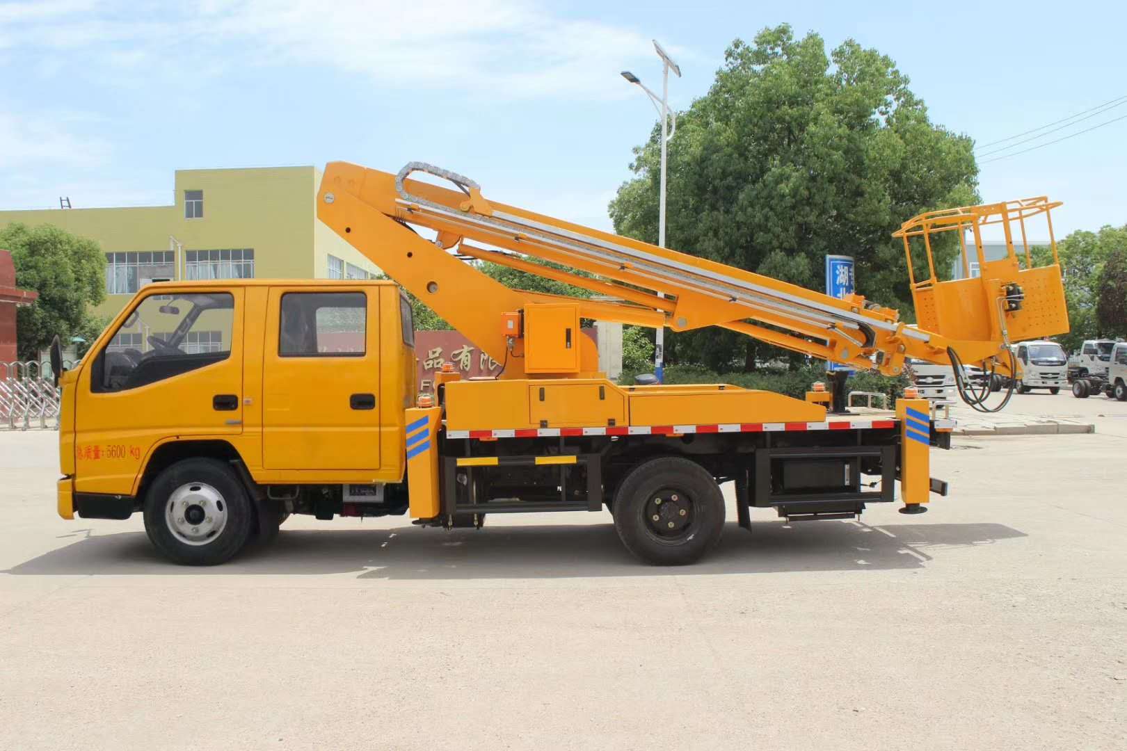 江鈴雙排國六17.5米高空作業(yè)車(chē)
