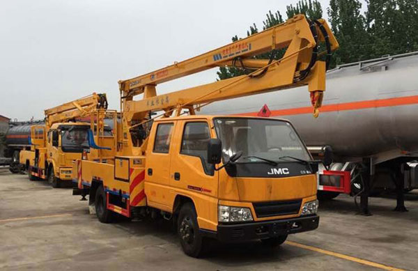 江鈴16米折臂式高空作業(yè)車(chē)