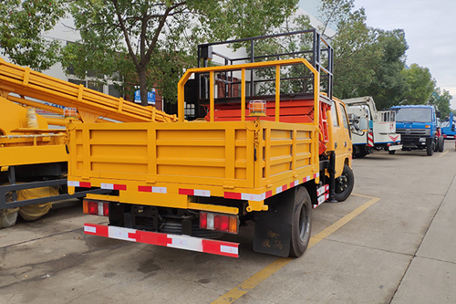 江鈴12米升降平臺式高空作業(yè)車(chē)