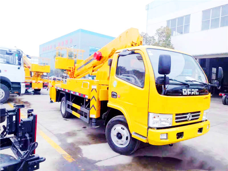 行駛中的高空作業(yè)車(chē)需要注意哪些？