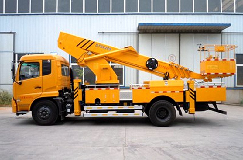 國六東風(fēng)天錦32米伸縮臂式高空作業(yè)車(chē)