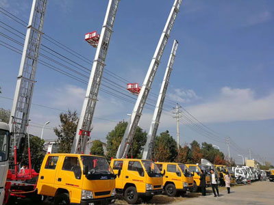 江鈴32米云梯高空作業(yè)車(chē)