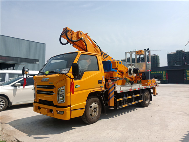 國六江鈴17.2米藍牌伸縮臂高空作業(yè)車(chē)