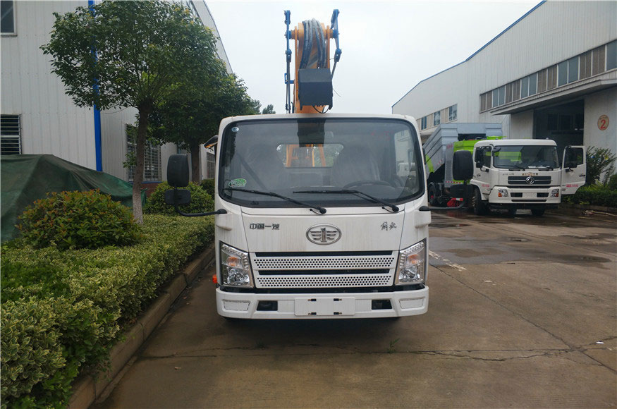 最新國六解放13.5米高空作業(yè)車(chē)