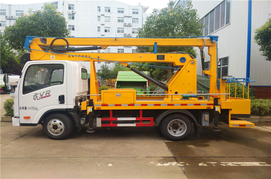 最新國六解放13.5米高空作業(yè)車(chē)