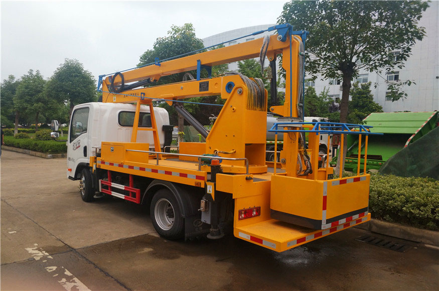 最新國六解放13.5米高空作業(yè)車(chē)