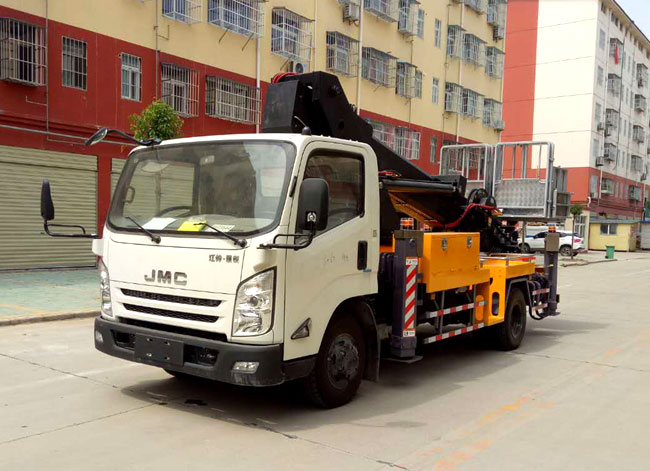 程力專(zhuān)汽江鈴牌28米伸縮臂式高空作業(yè)車(chē)