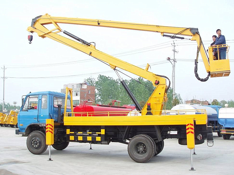 高空作業(yè)車(chē)與高空云梯車(chē)的區別