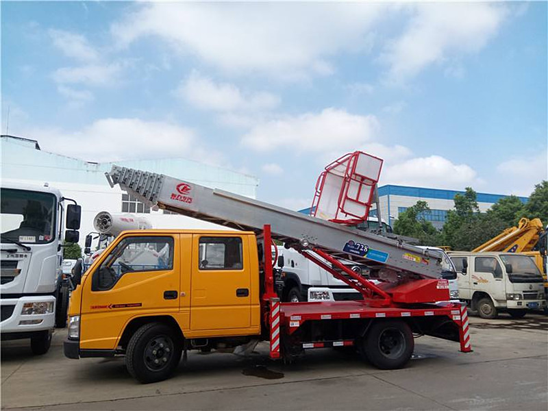 高空作業(yè)車(chē)與高空云梯車(chē)的區別
