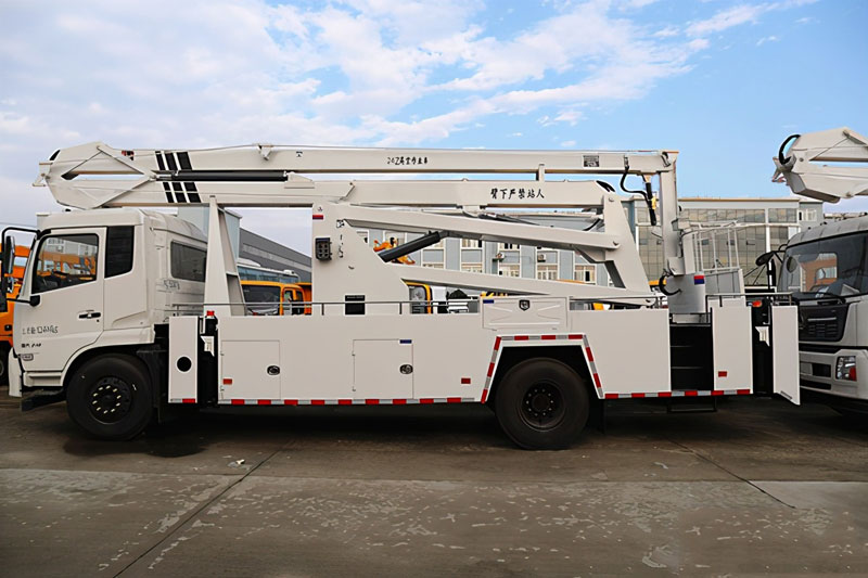 新款東風(fēng)天錦VR國六24米折疊臂式高空作業(yè)車(chē)
