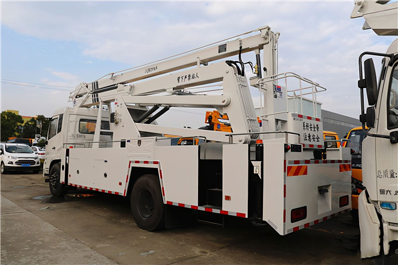 新款東風(fēng)天錦VR國六24米折疊臂式高空作業(yè)車(chē)
