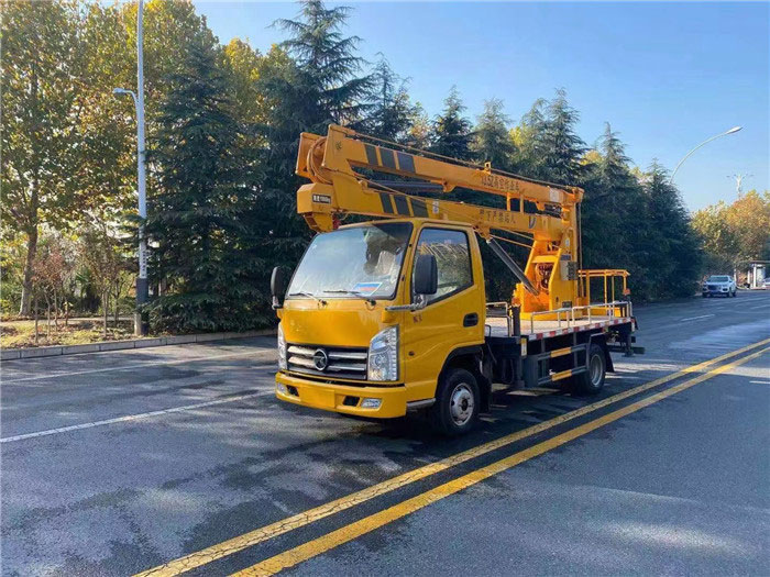 凱馬藍牌汽油發(fā)動(dòng)機13.5米高空作業(yè)車(chē)