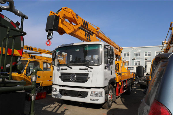 20米22米高空作業(yè)車(chē)-國六東風(fēng)多利卡D9