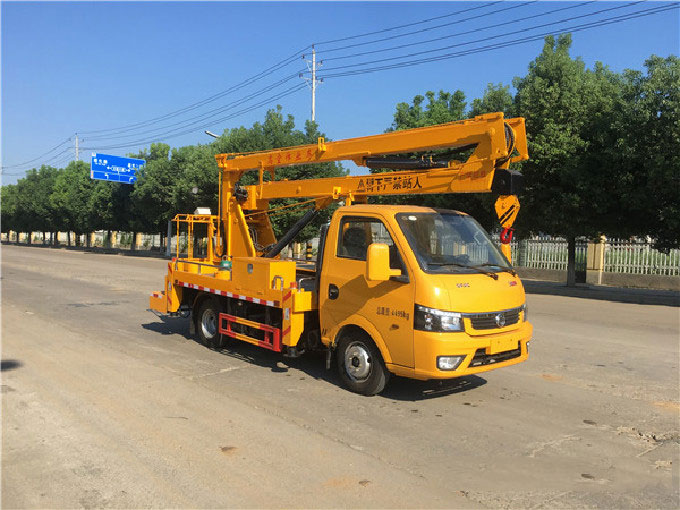 國六藍牌東風(fēng)途逸13米折臂高空作業(yè)車(chē)