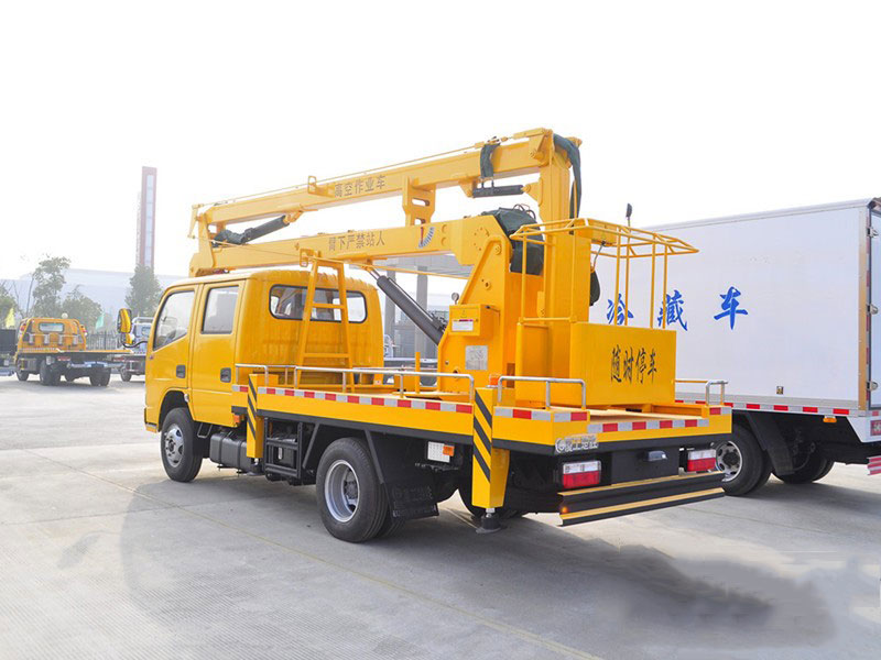 解放國六14米折臂高空作業(yè)車(chē)