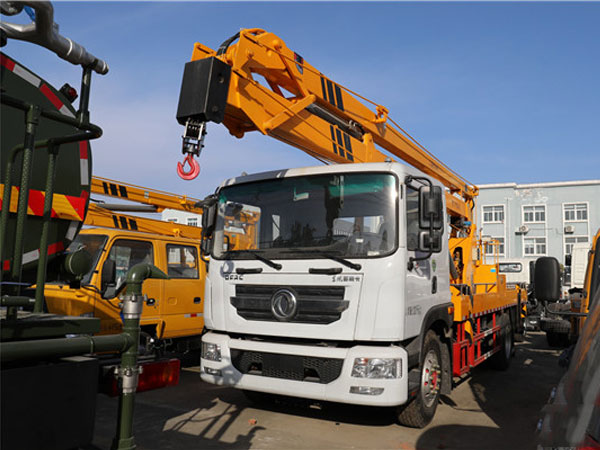 東風(fēng)多利卡D9國六22米折疊臂式高空作業(yè)車(chē)價(jià)格