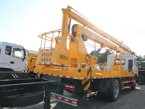 東風(fēng)多利卡D9國六22米折疊臂式高空作業(yè)車(chē)價(jià)格