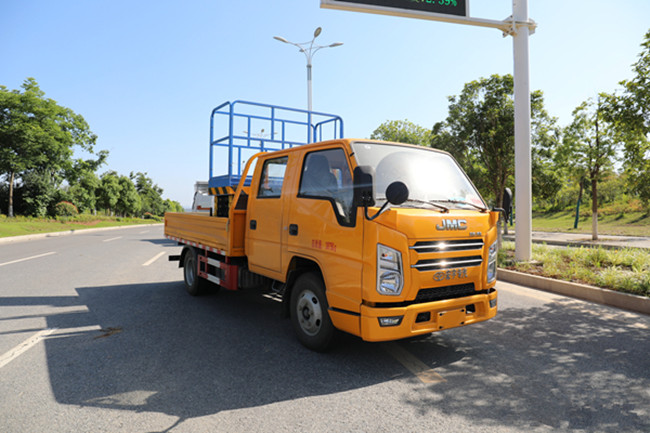 國六江鈴順達8米升降式高空作業(yè)車(chē)