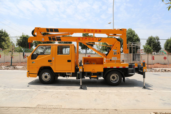 雙排13.5米折疊臂式高空作業(yè)車(chē)如何選