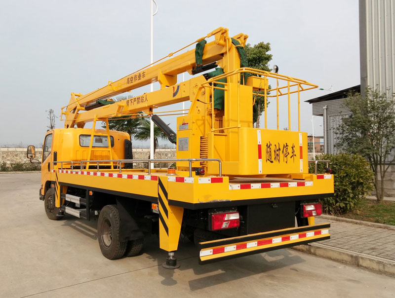 高空作業(yè)車(chē)安全操作環(huán)境規范