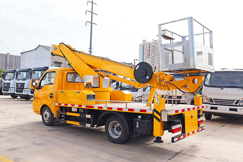 國六東風(fēng)途逸16米藍牌單排伸縮臂高空作業(yè)車(chē)
