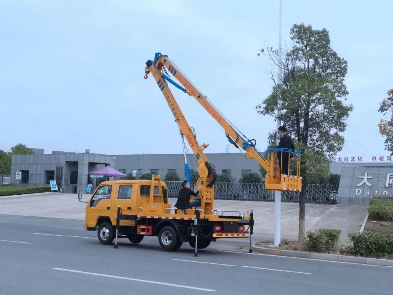 程力威高空作業(yè)車(chē)