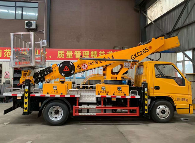 26米的江鈴順達藍牌高空作業(yè)車(chē)