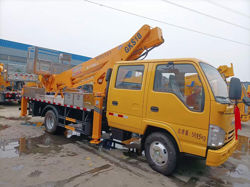 國六?五十鈴雙排18米高空作業(yè)車(chē)