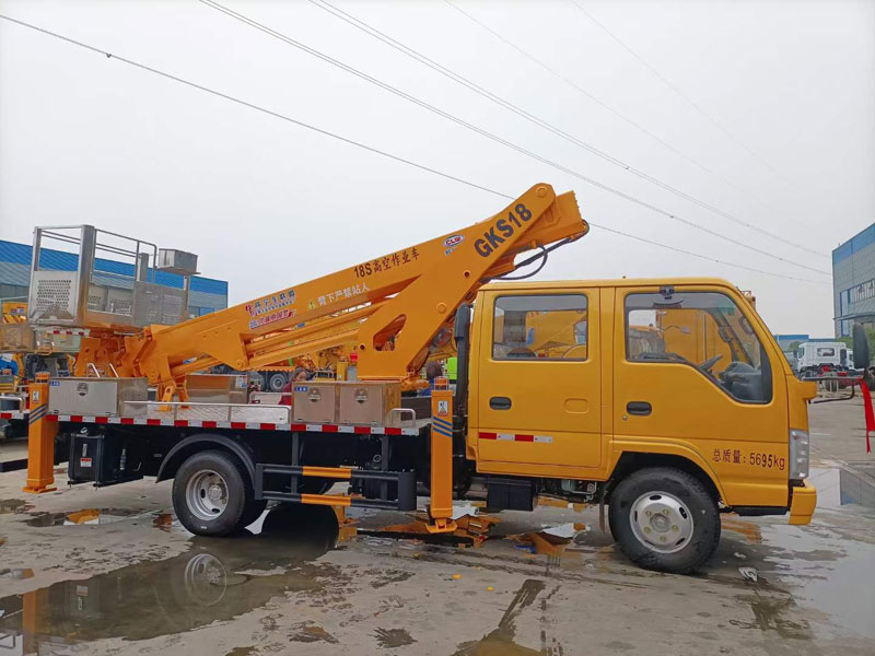 國六?五十鈴雙排18米高空作業(yè)車(chē)