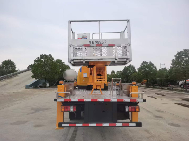 國六?五十鈴雙排18米高空作業(yè)車(chē)