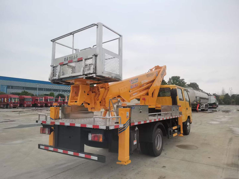 國六?五十鈴雙排18米高空作業(yè)車(chē)