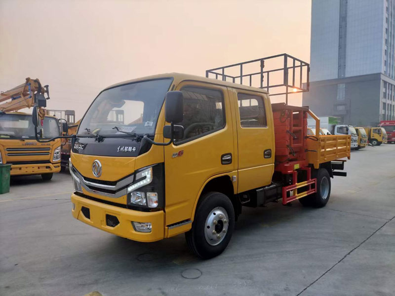 東風(fēng)8米藍牌雙排升降平臺高空作業(yè)車(chē)
