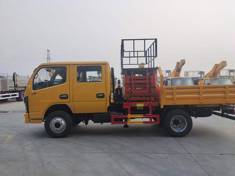 東風(fēng)8米藍牌雙排升降平臺高空作業(yè)車(chē)