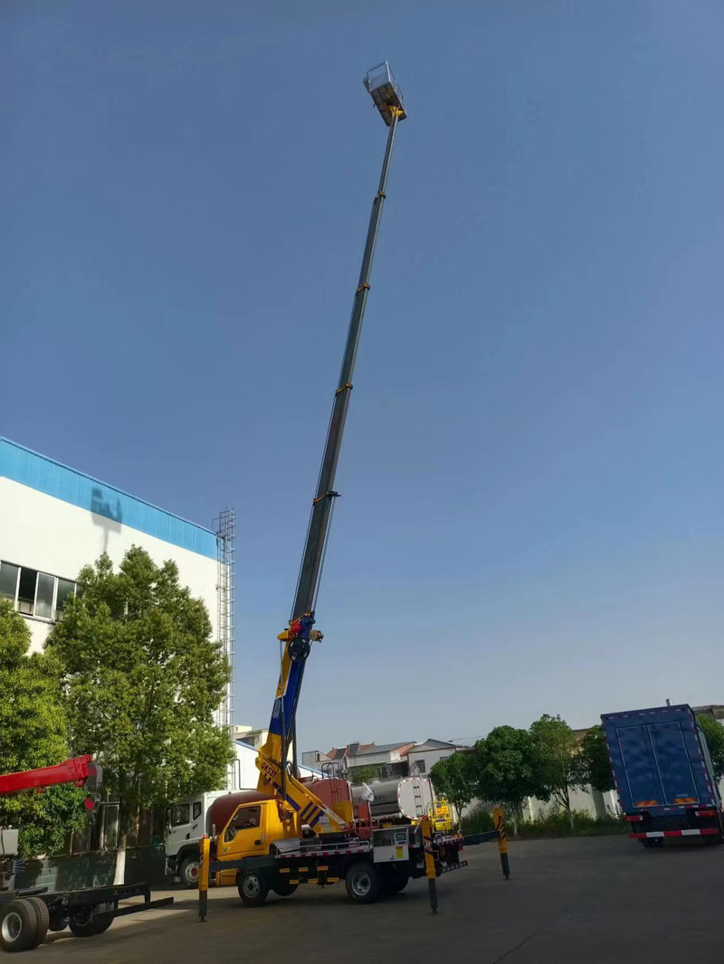 江鈴藍牌27M直臂伸縮式高空作業(yè)車(chē)-CL5042JGKA6DS