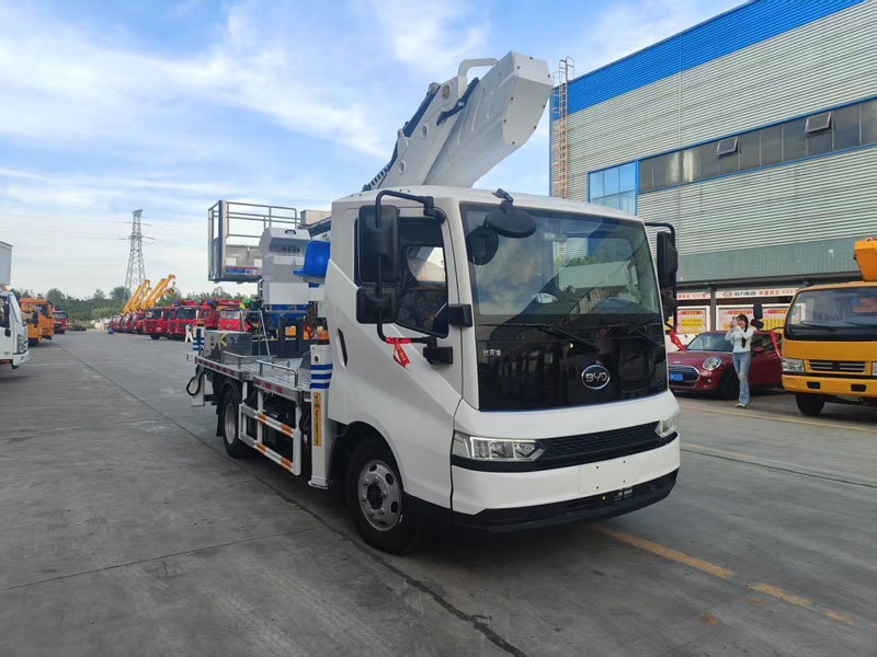 比亞迪混動(dòng)33米直臂高空作業(yè)車(chē)